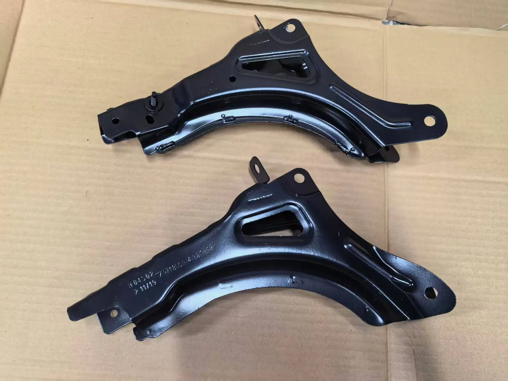 

Front Left Wing Fender Bracket for Porsche Panamera 971 2017-2024 971805373YGRV 971805374YGRV