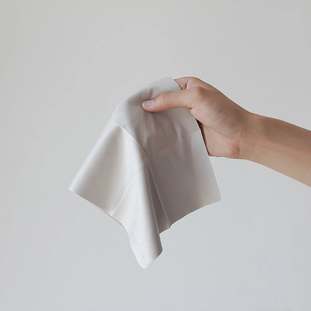 Microfiber Wiping Cloth with Soft Touch Anti-Dust Cleaning Protective Dust Cover for Digital Camera Lens Mobile Phones Keyboard