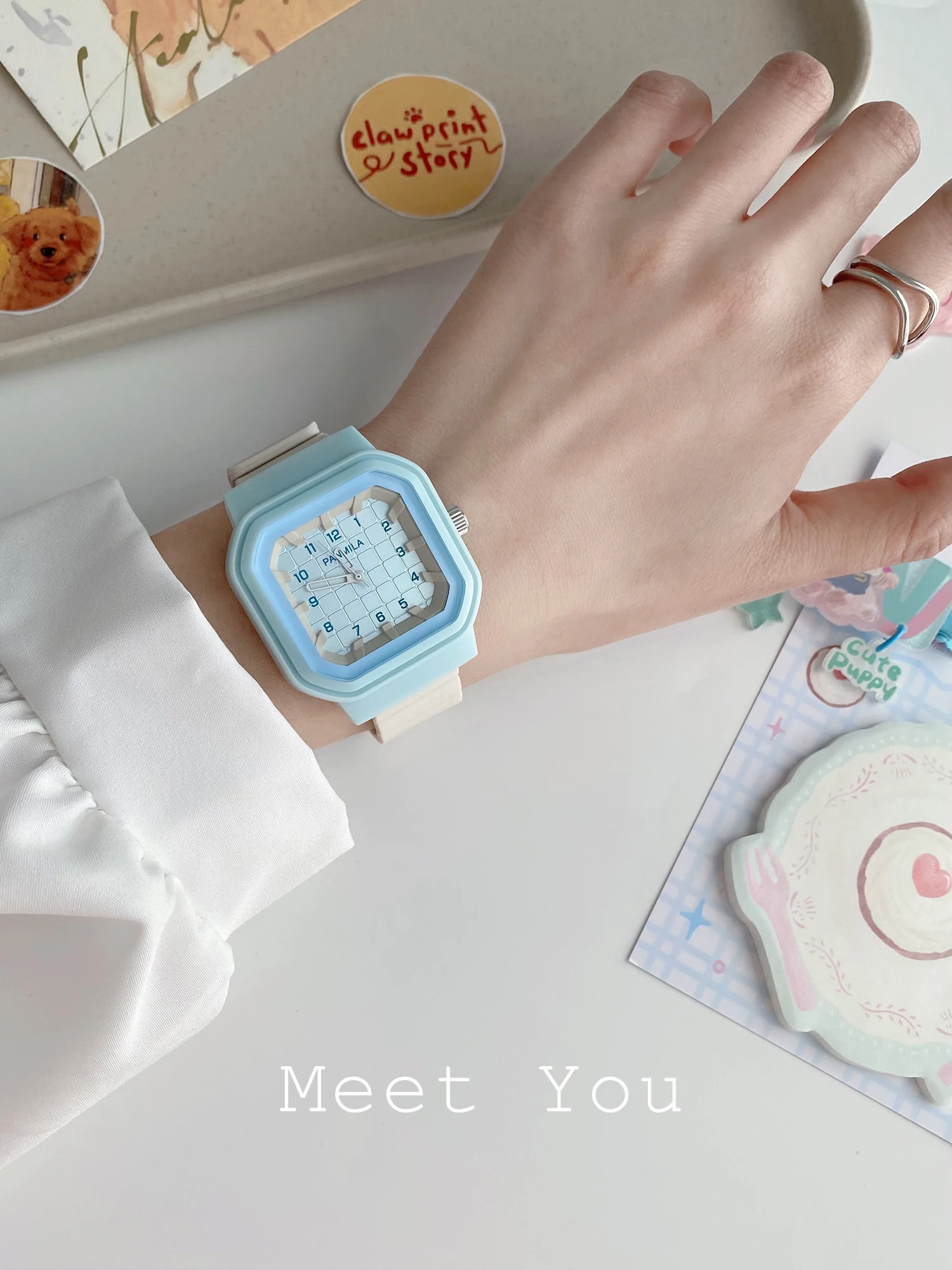 New Authentic Women'S Watch With Magnetic Strap, Stylish And Appearing, Perfect For Students And Trendy Women.