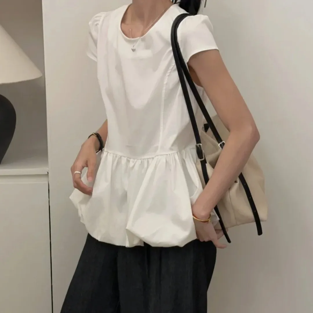 SuperAen Sweet Bud Rock Weißes O-Ausschnitt-Shirt Damen Sommer Einzigartiges schickes Nischen-Kurzarm-Top-Shirt