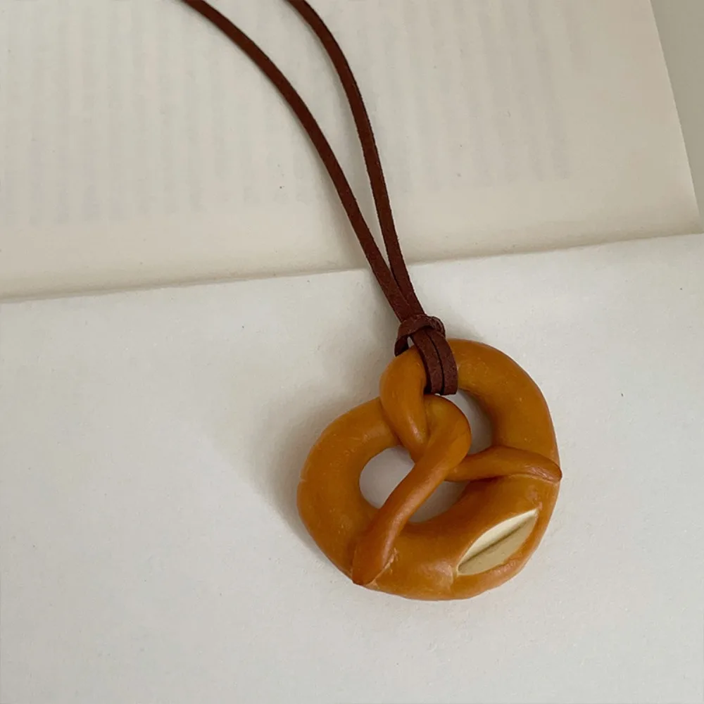 

Bagel Alkaline Bread Pendant Cute Sweater Chain Pretzel Necklace Car Interior Pendant Bag Hanging Croissant Bag Accessory