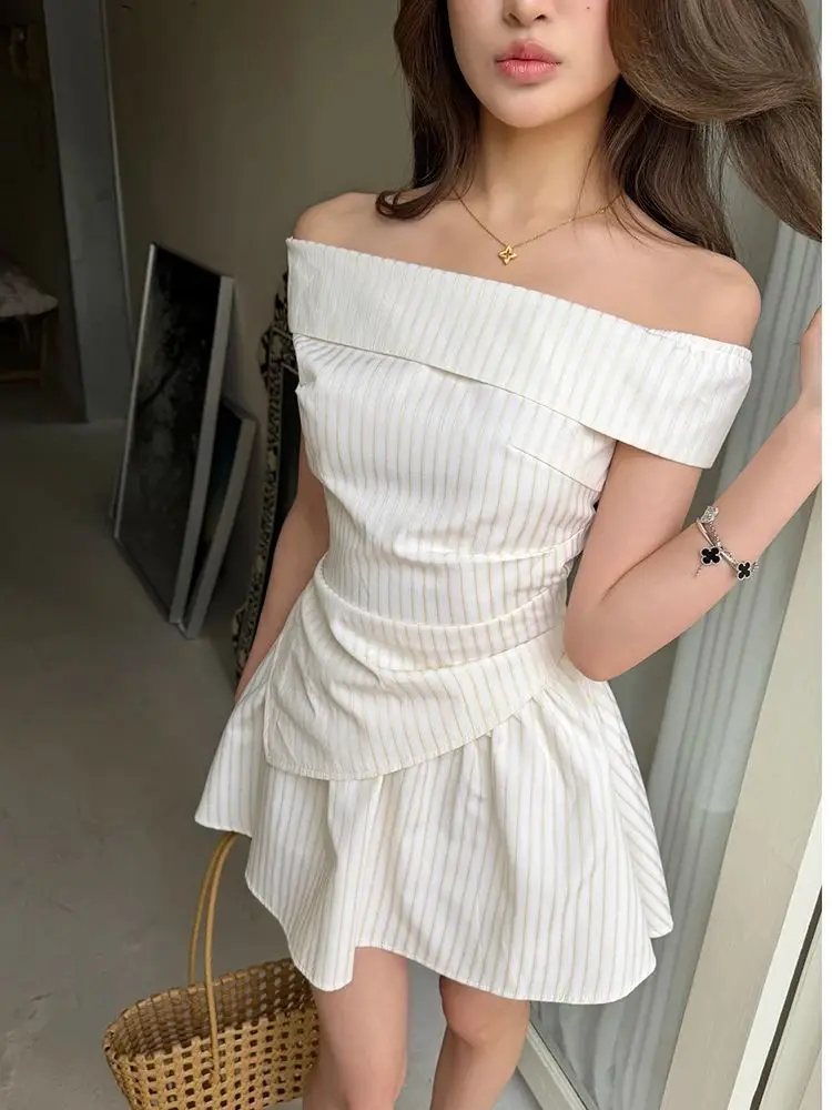 Women's Striped Irregular One Shoulder Top and Short Skirt Set Summer Fashion Design 2 Piece Outfits
