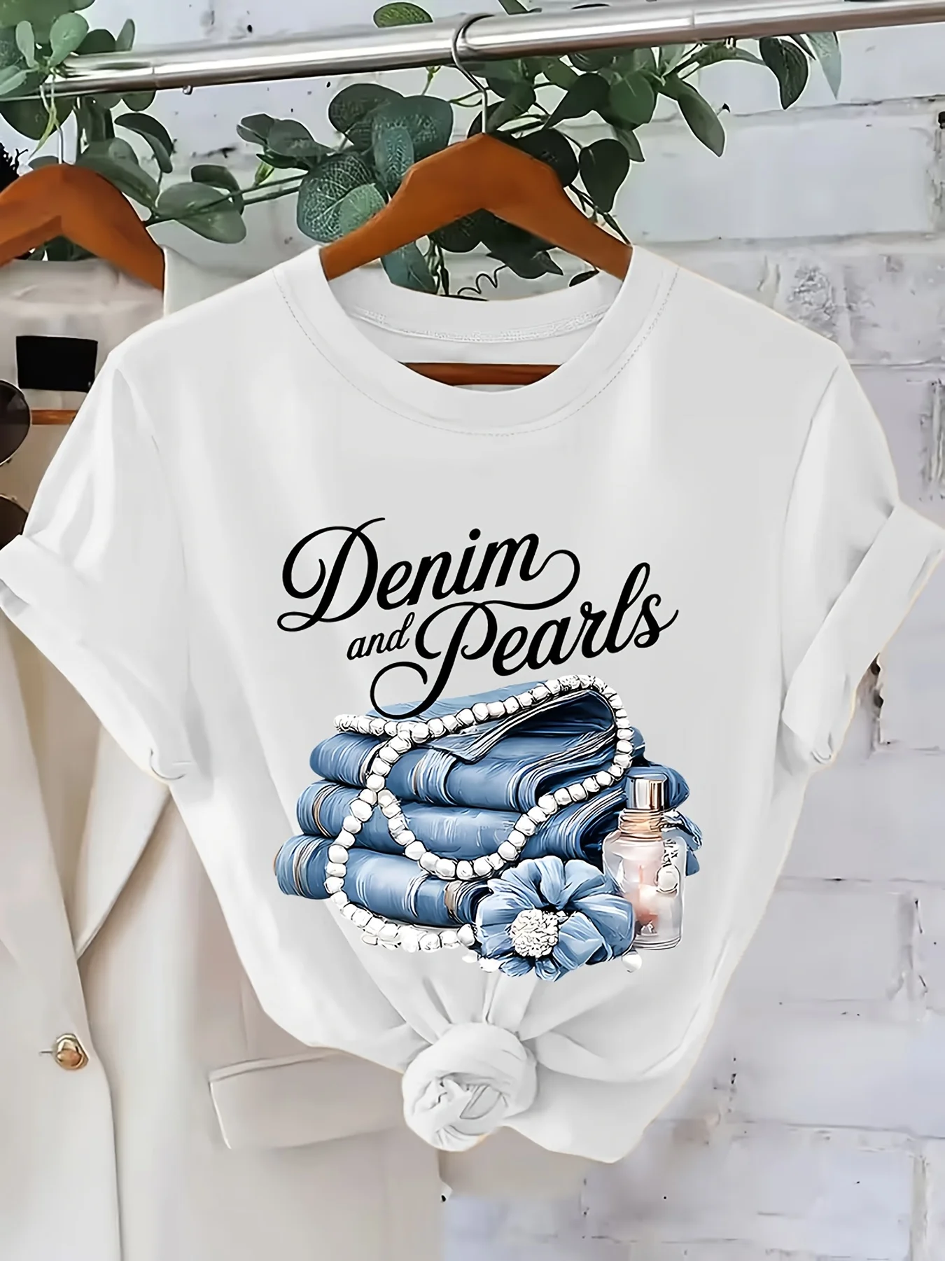 Printed Design Not Textured Pattern Round Neck T-shirt Women's Casual Fashion Top Outdoor and Indoor Cute Wearing