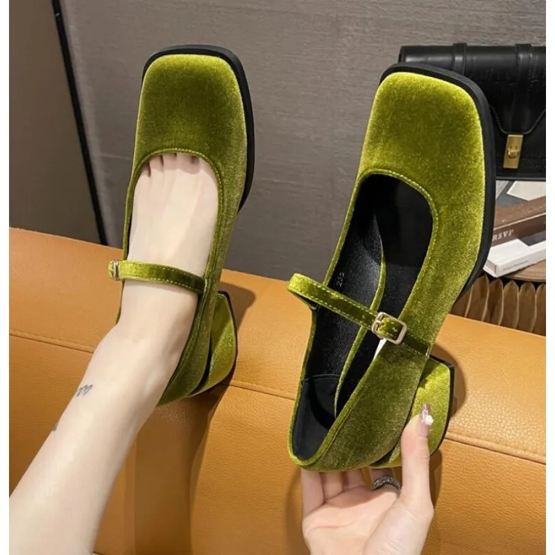 Mary Janes Shoes Female Golden Velvet New Square Toe College Style Casual Pumps Fashion Shallow Buckle Shoes High Heel Shoes