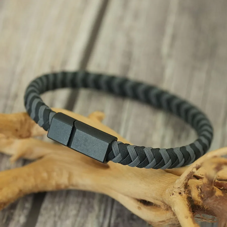 Premium PU Leather Men Bracelet Apparel Accessories Handwoven Magnetic Buckle Braslet Bangles Adventure Riding Cool Homme Joias