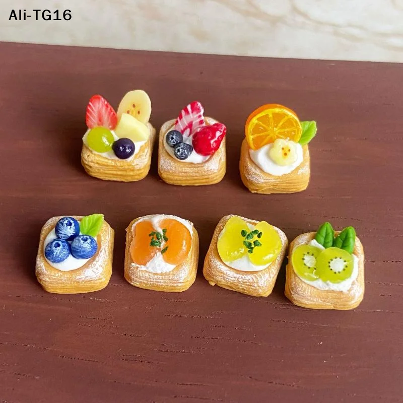 1 Stück Miniatur-Puppenhaus-Lebensmittel Obst Quadratischer Turm Mini Niedliches Simulations-Kuchenmodell Spielzeug für Puppenzubehör Kindergeschenk