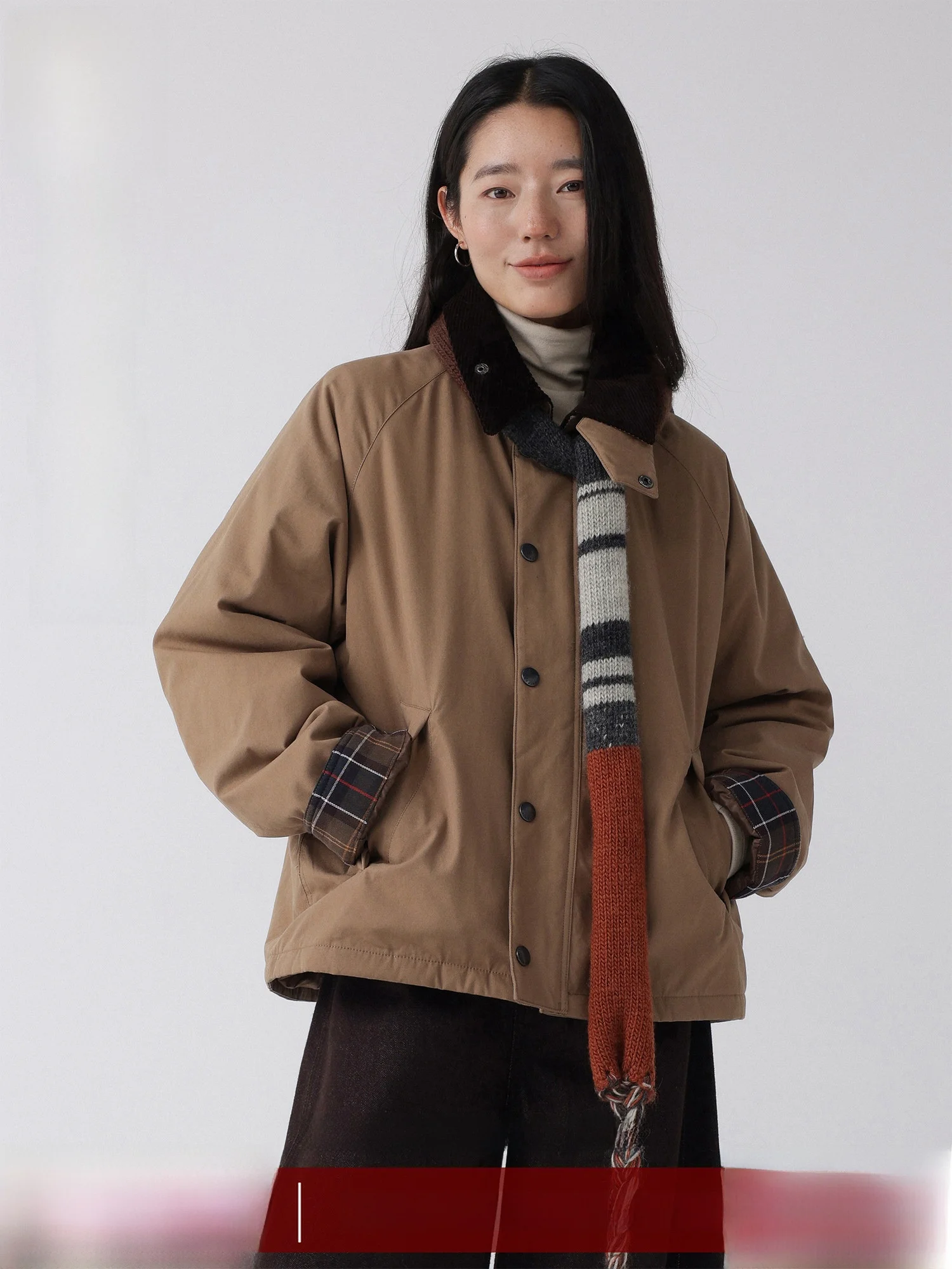 

Низкокалорийная зимняя утепленная хлопковая куртка с узором «Снежинка», контрастными вставками, повседневная, с длинными рукавами, стандартного кроя