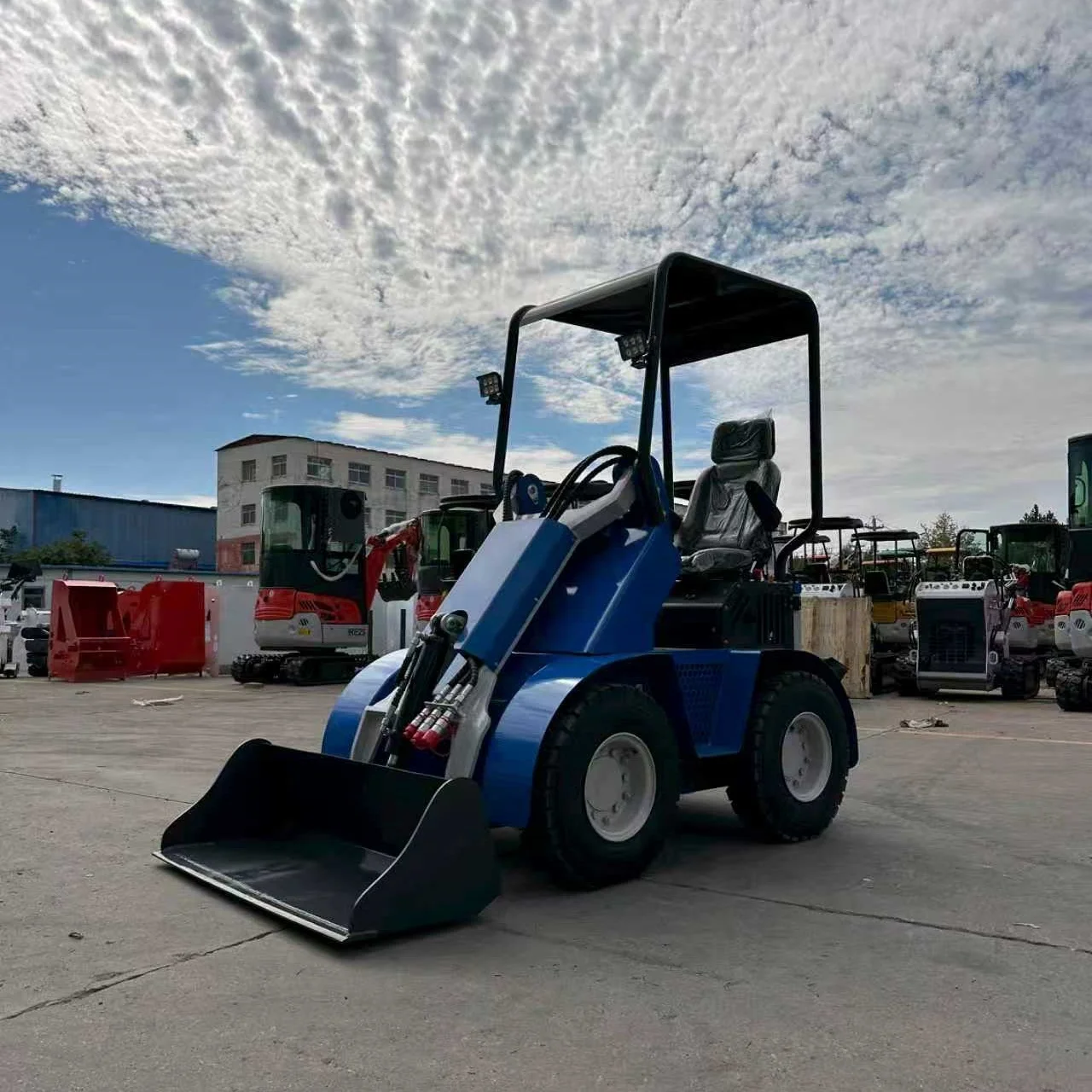 جرافة ذات عجلات بسعر المصنع، محرك هيدروليكي صغير رخيص الثمن، جرافة انزلاقية صغيرة، محمل أمامي صغير، محمل ديزل #6