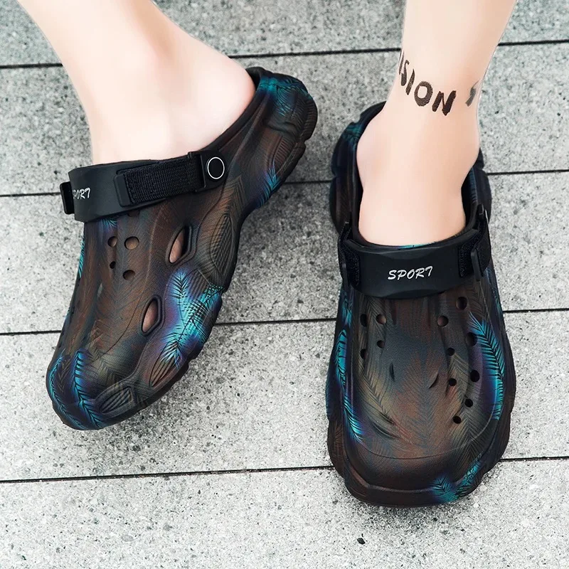 Scarpe slip-on leggere, traspiranti, antiscivolo, alla moda e casual modello 2025 con fori, comode ciabatte da spiaggia