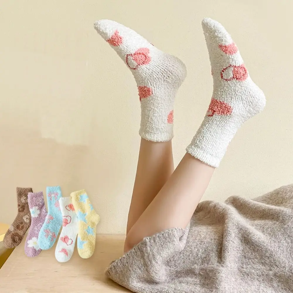 5 paia di calzini in pile di corallo dolce stella peluche calzini a tubo pantofola kawaii cartoni animati homewear calze da donna calzini a metà polpaccio regali