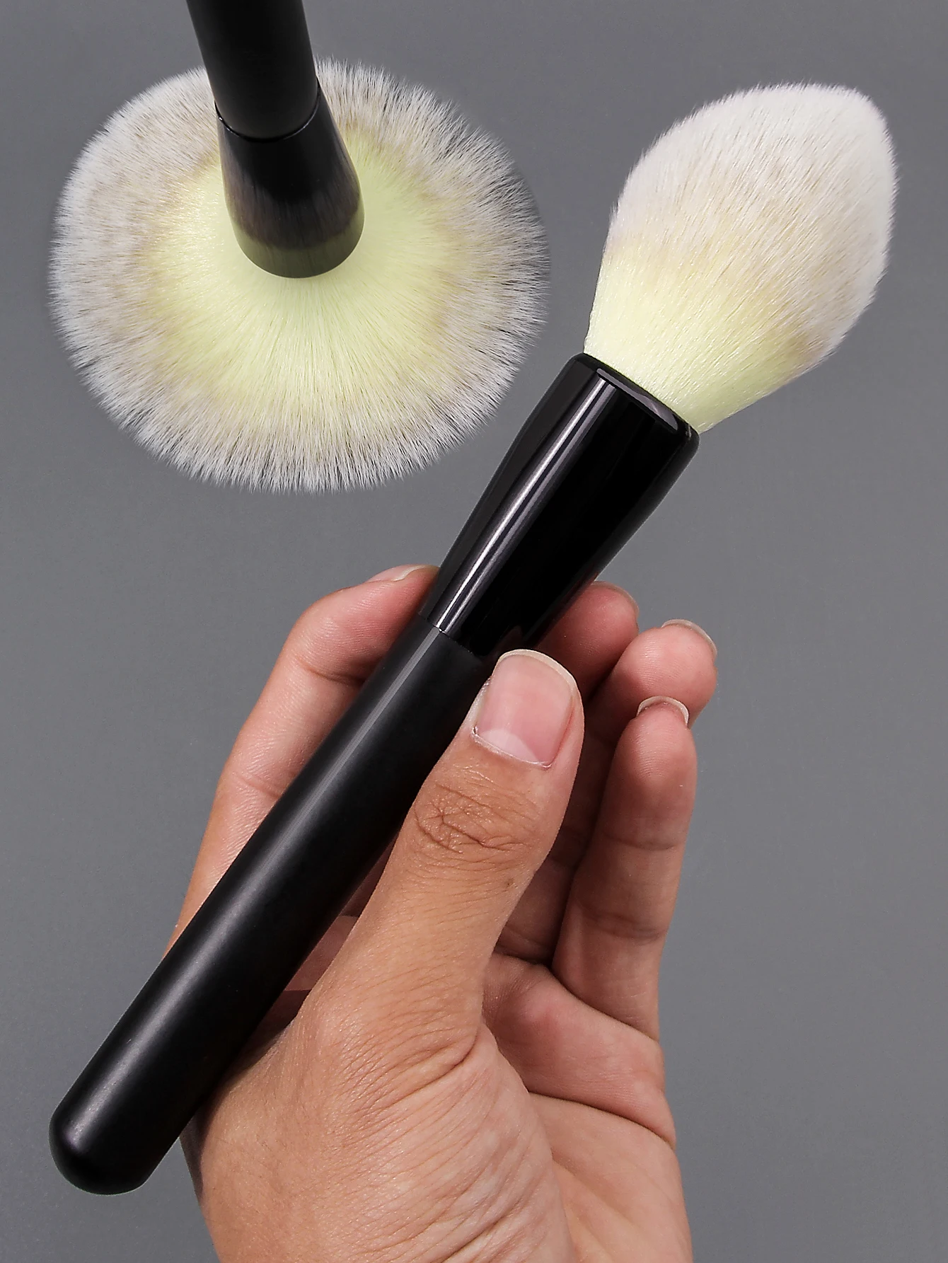 1 Stück Make-up-Pinsel mit Holzgriff und weichen Borsten, multifunktionaler Rougepinsel, loser Puderpinsel und Konturpinsel
