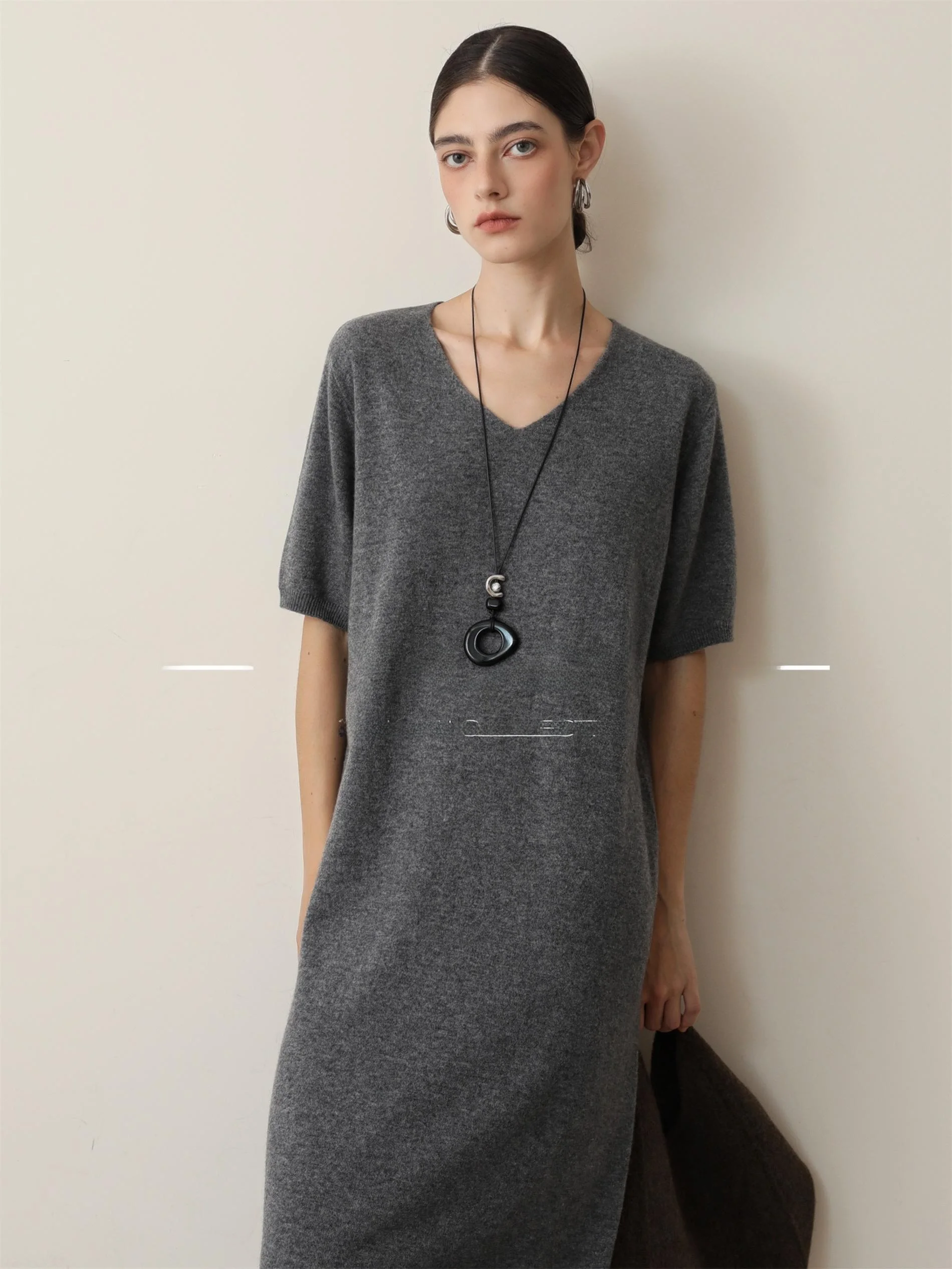 

3HLADY Warm Wool V-ne Long Knitted Dr High Street Sle Straight Cut Midi Dr for Women Autumn Winter Collection