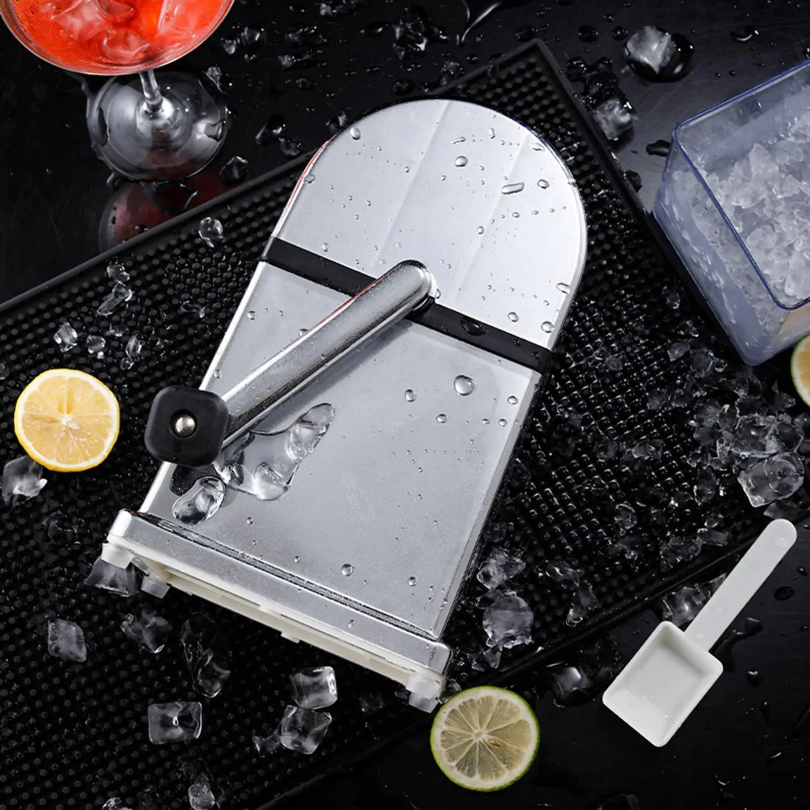 

Manual Ice Crusher Shaved Ice Machine for Creating Drinks Household Cafe