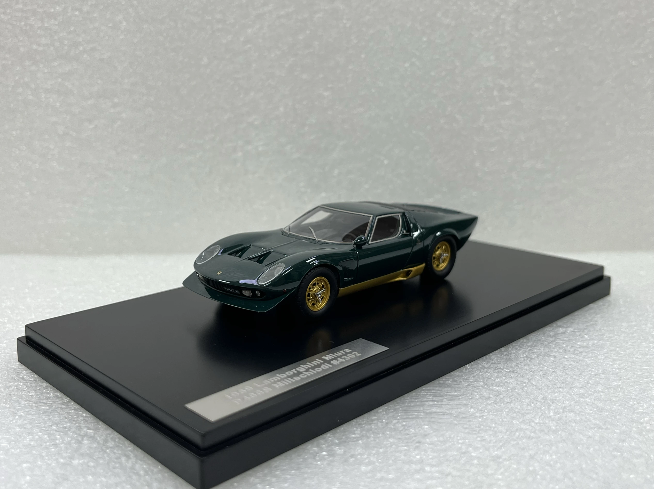 

Matrix 1:43 Miura P400S 1969 Simulation Limited Edition Resin Metal Static Car Model Toy Gift