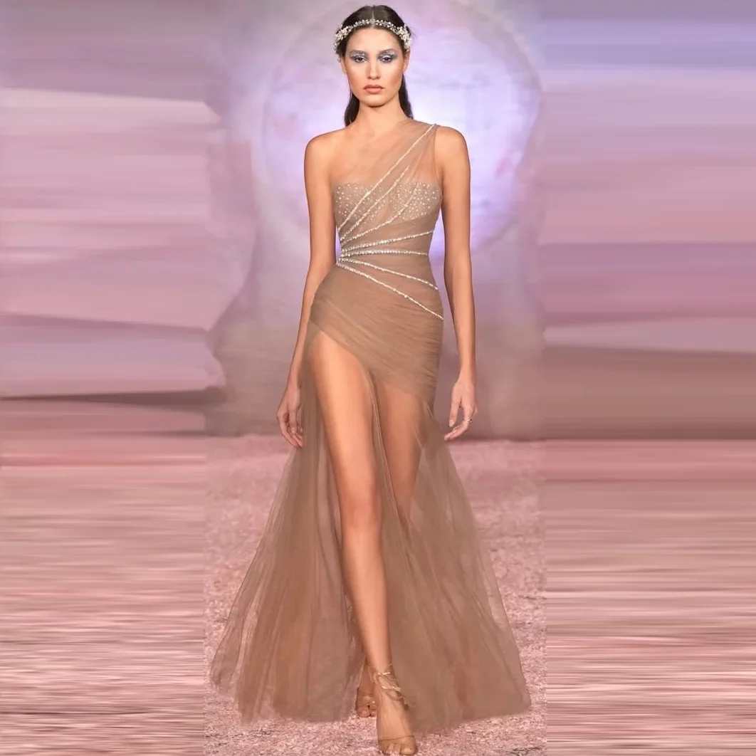 Nuovi abiti da festa kaki couture Abito da ballo monospalla trasparente Abito lungo da donna con perline a sirena Abiti maxi in morbido tulle con spacco alto