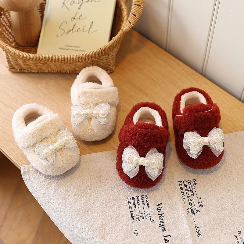 

Туфли на плоской подошве для маленьких девочек с блестящими бантами, детская теплая обувь, замшевая удобная обувь, новинка 2026 года, детская обувь принцессы с мягкой подошвой