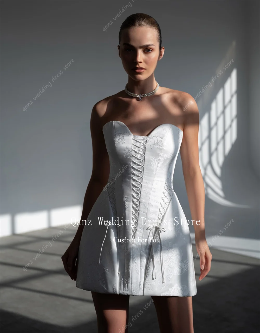 Qanz Sexy Mini White Satin Wedding Dresses Women Sweetheart Above Knee Bridal Gowns Lace Up Vestido De Novia Civil Customized