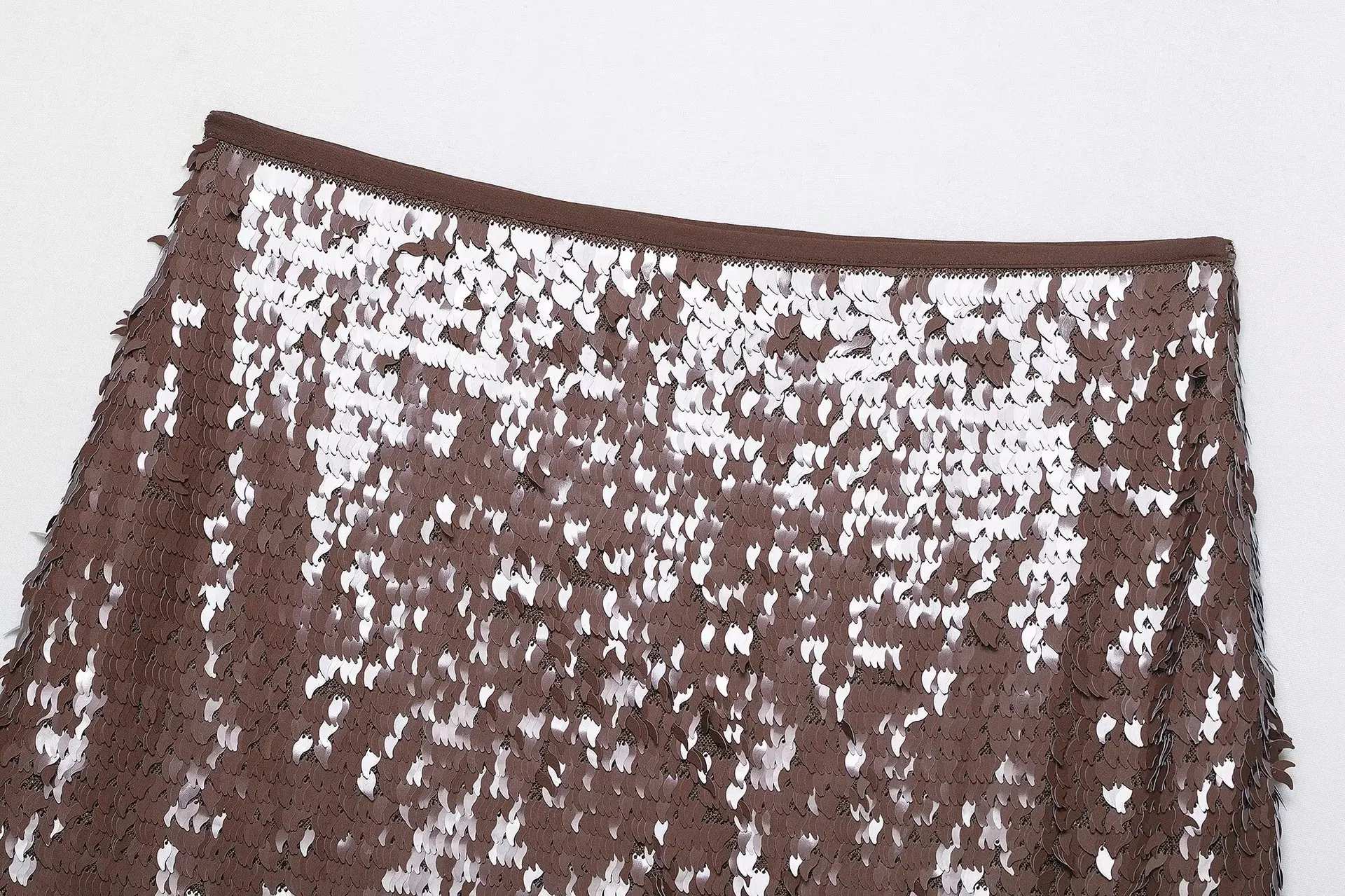 Transgraniczna letnia nowa moda w stylu europejskim i amerykańskim, zdobiona koralikami, mini spódniczka mini w kształcie litery A, uniwersalna