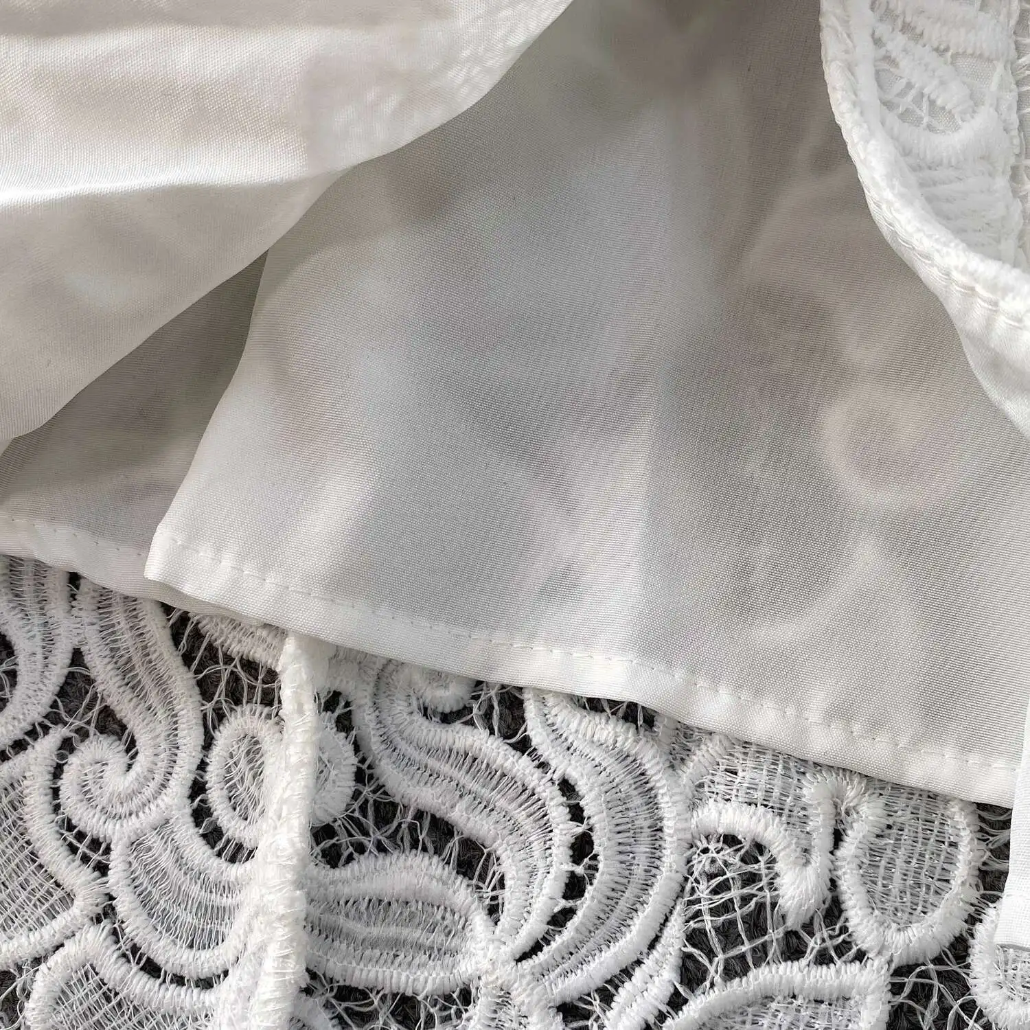 Embroidered Formal Luxury Lace Evening Dress Women Stand Collar Single-Breasted Pearl Lantern Long Sleeve Prom Party Dresses