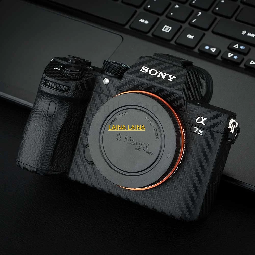 

Наклейка из углеродного волокна, защитная пленка для корпуса камеры SONY A73 A7M3 A7R3 A74 A7M4 A7R4, защита от царапин, устойчивая к истиранию.