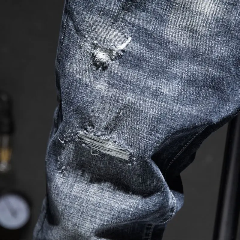 Amerikanische elastische gerade Jeans für Herren, zerrissene, abgenutzte Slim-Fit-Baumwoll-Denim-Hosen, koreanischer Stil, modische Hosen, Herrenbekleidung – Detail 24