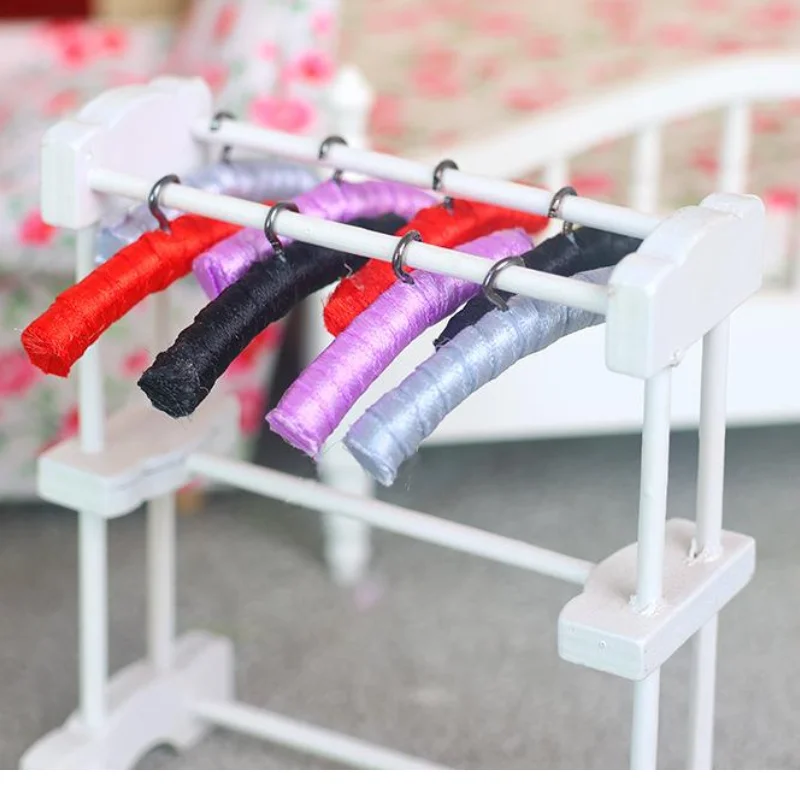 4 個 1/12 ドールハウスシミュレーションミニコートハンガーセットドールハウス家具装飾マイクロシーン写真小道具ごっこ遊びおもちゃ