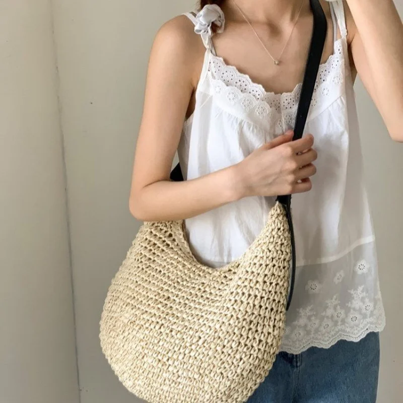 

Elegant Leather Clutch Bag For Women In Fashionable Paris Style With Minimalist Unique Appeal