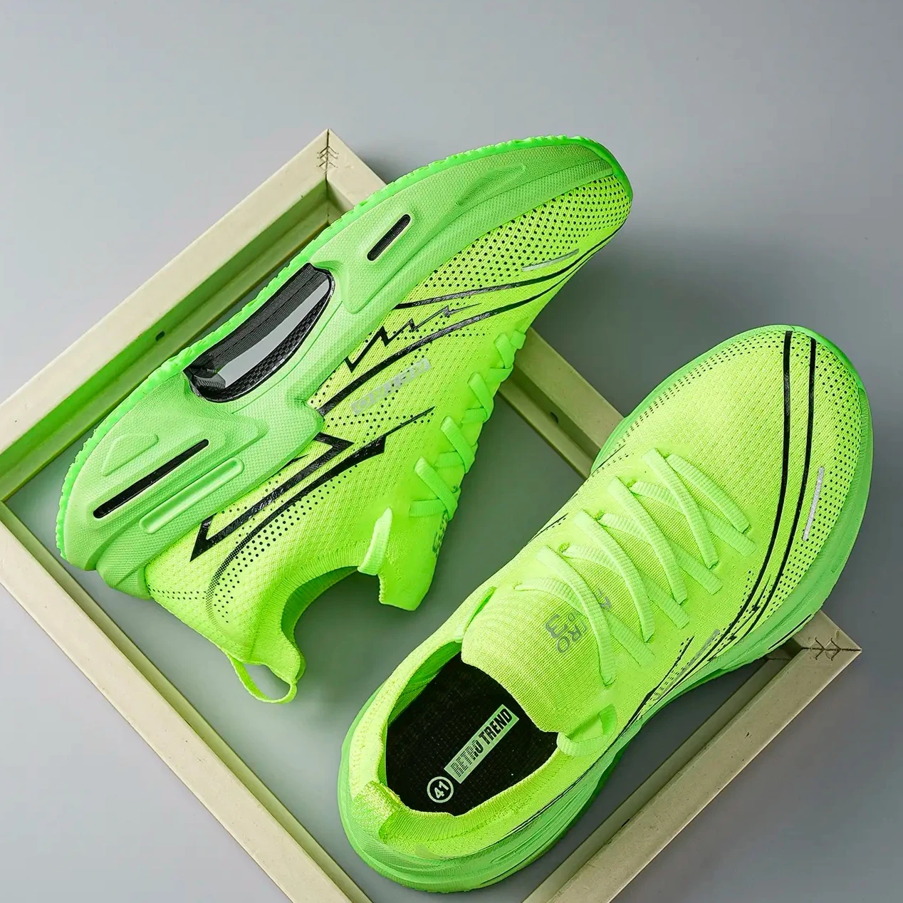 

Breathable Lightweight Running Shoes for Men And Women Sporty Casual Mesh Upper Running Sneakers for Couples sneakers