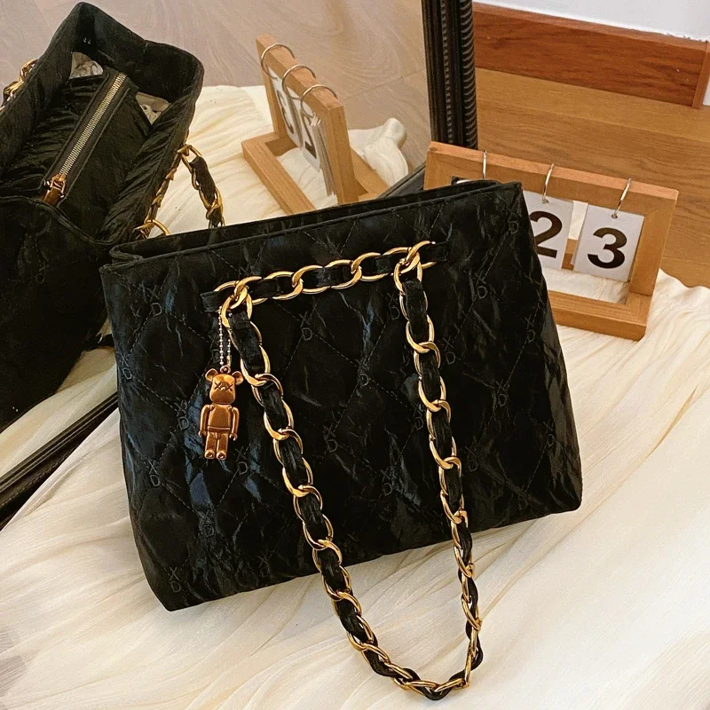 Square Women's Shoulder Bag Luxury Design Bag Fashion Trend Chain Buckle Shoulder Crossbody Bag New Women's Handbag