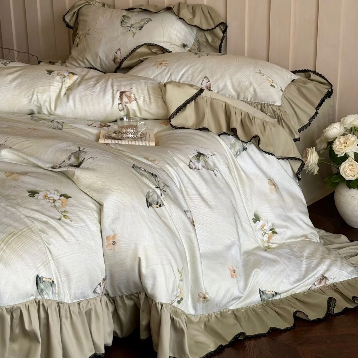French Vintage Princess Style Bedding Sets Ruffle Butterfly Floral Cover Romantic Bedclothes Decor Woman Bedroom Duvet Cover 4pc