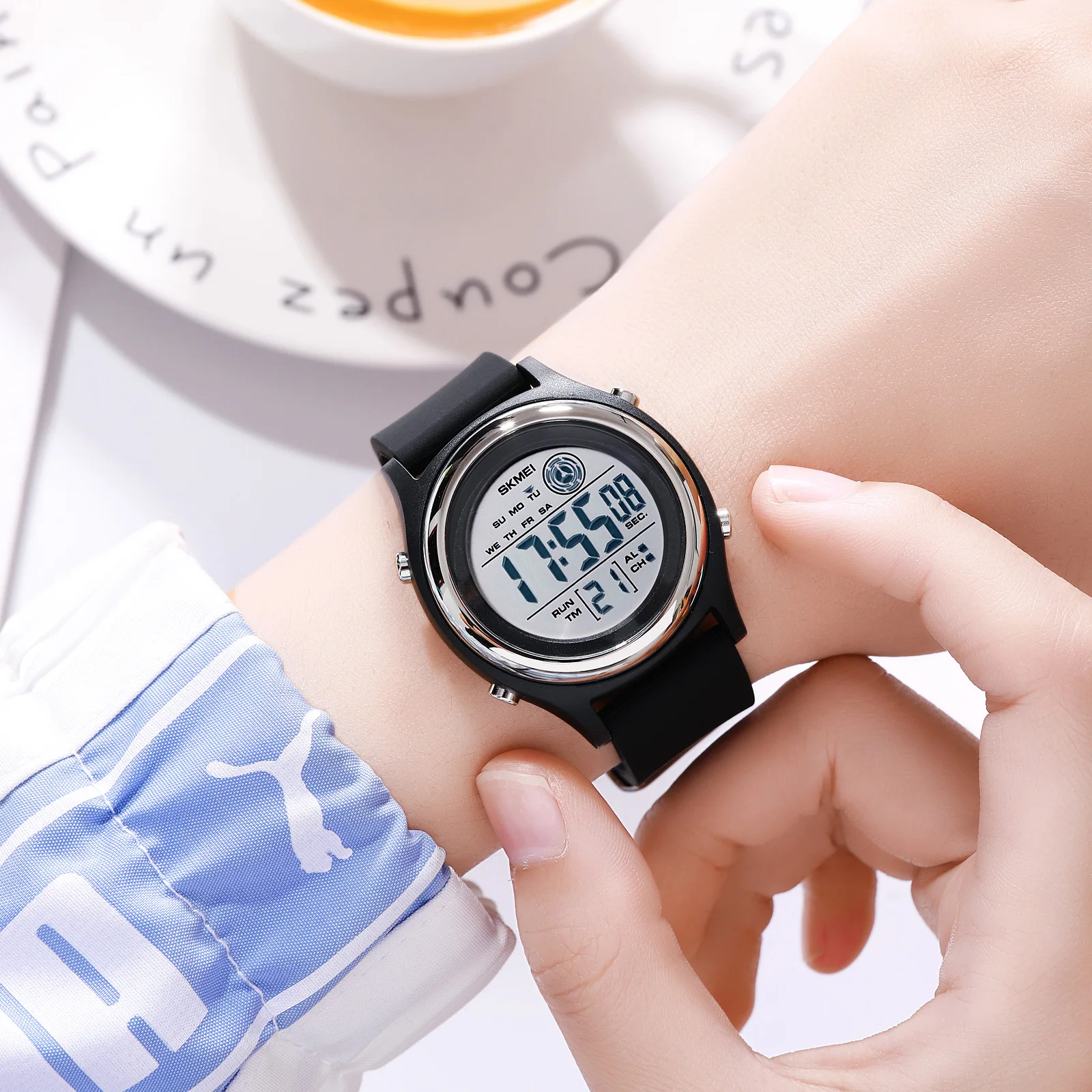 SKMEI Fashion Back Light Display Countdown Digital Watches Women Stopwatch Lady Wristwatch 50M Waterproof Shockproof reloj mujer