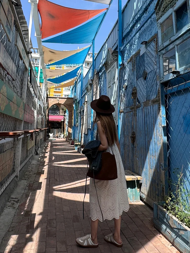 

Новинка! Женское хлопковое платье LADYC A-силуэта с белым кружевом и вырезами, универсальное, качественное, для осени, для путешествий и фотосессий.