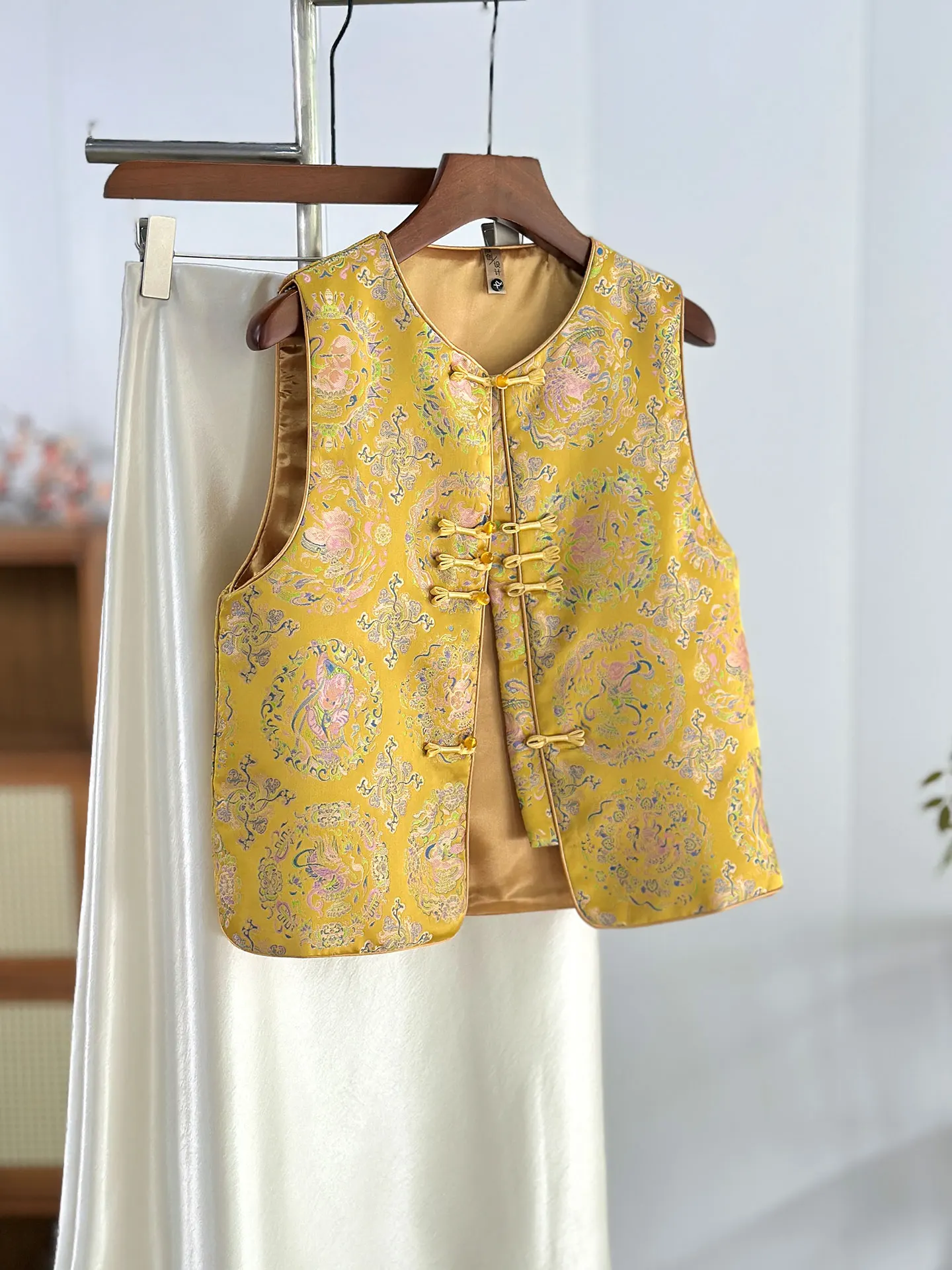 Yellow High-End New Chinese Vest Women's Young Song Dynasty Brocade Top Daily Matching National Style