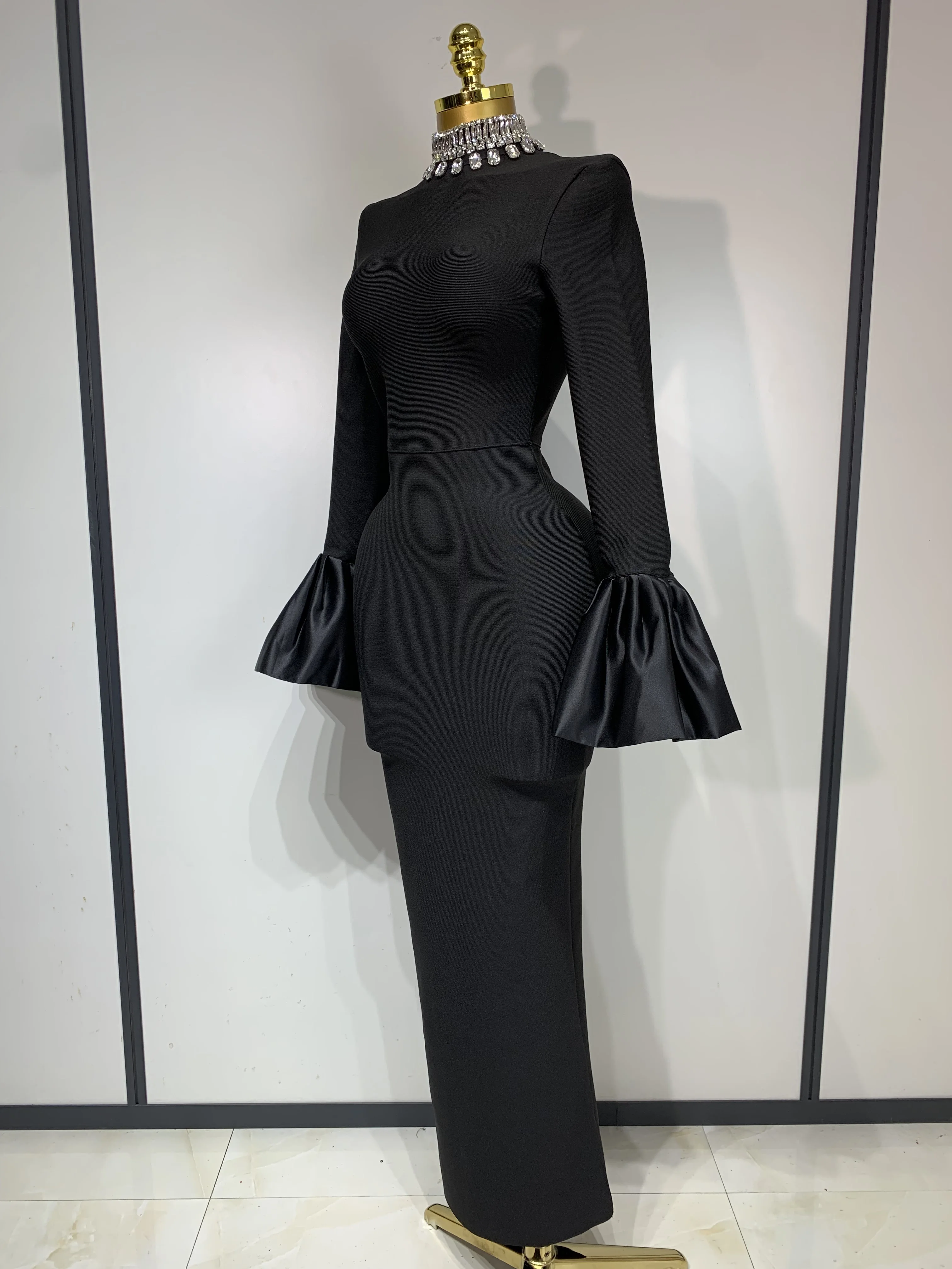 Abito da sera da donna con fasciatura che borda maniche svasate nere Celebrity Abiti da festa di compleanno sexy Shoot Nightclub Outfit тистюм