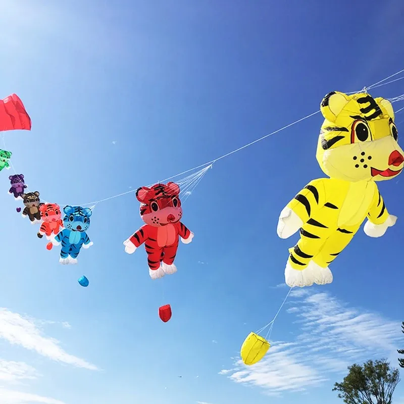 Zabawa na świeżym powietrzu 3m Software Tiger Kite Nadmuchiwany latawiec w kształcie tygrysa Latawiec wiszący Zabawka do latania na świeżym powietrzu Latawiec zwierzęcy Duży latawiec Letnia zabawa