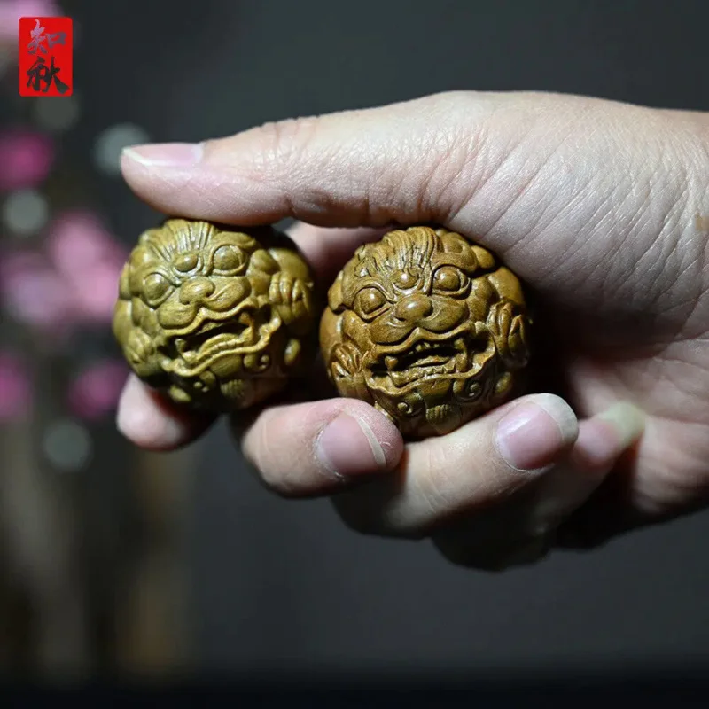 A Pair 4*4*4Cm Hand Carved Green Sandalwood Netsuke Keychain Xiupi Handball