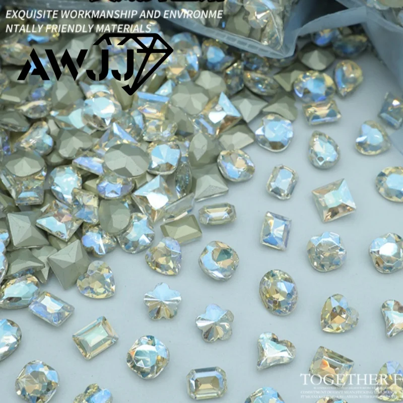 وامض قطرة بيضاء على شكل فراشة على شكل قلب وأشار قاع الديكور الأحجار الكريمة المستخدمة للأقراط والقلائد وإكسسوارات مجوهرات الأظافر