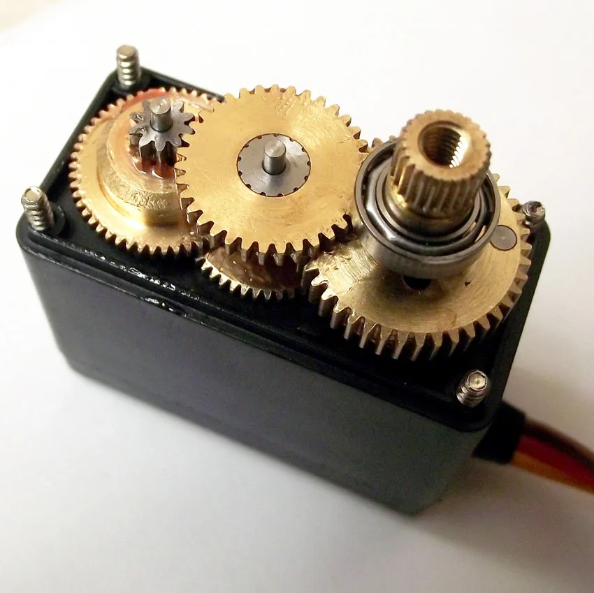 

«Цифровой сервопривод стандартного размера с металлической шестерней 10 кг для радиоуправляемого самолета 1/8 1/10, пластиковый большой крутящий момент»