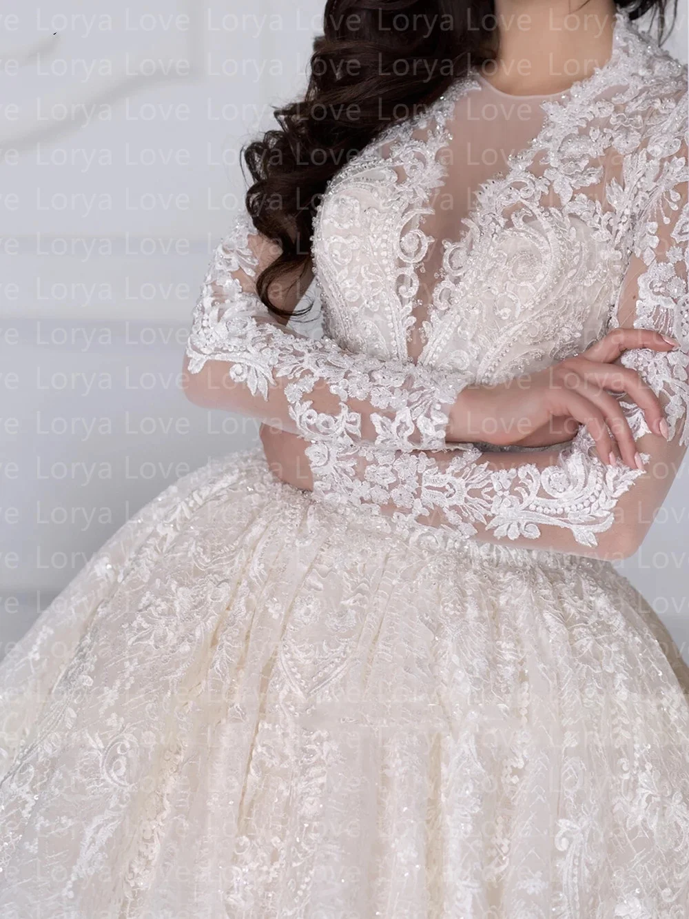 Gorgeous Lace Wedding Dresses Dubai Retro Beads Bridal Gowns Long Sleeves Lacing Up Princess Church Marriage Customized