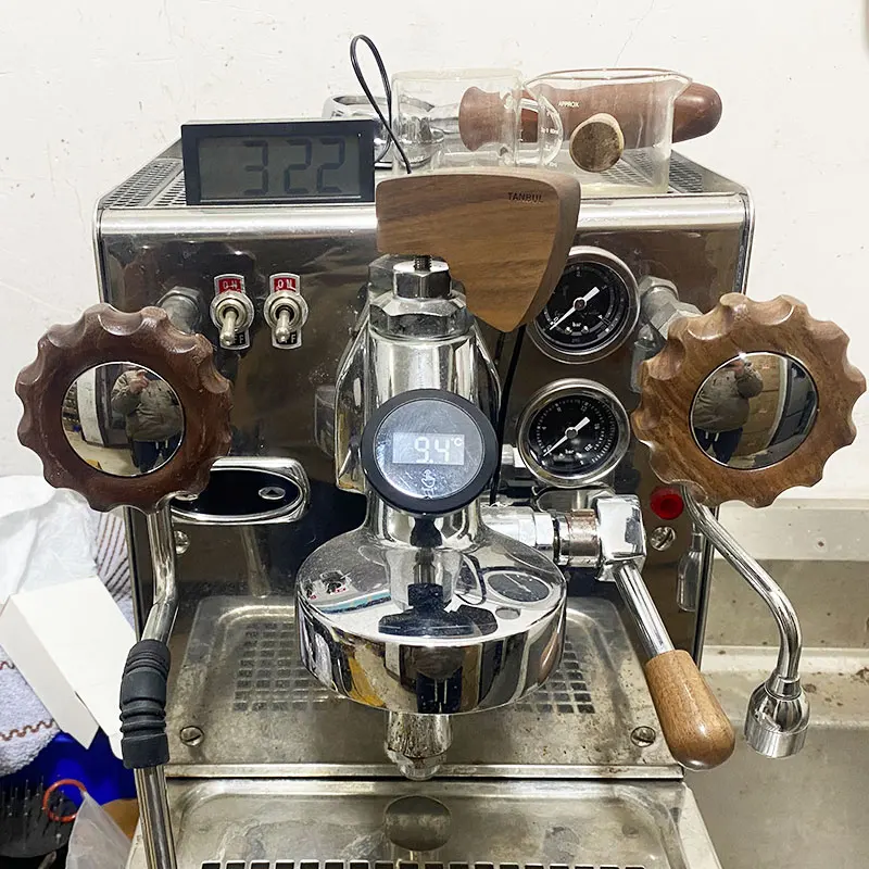 

NEW EXPOBAR E61 semi-automatic coffee machine modified with walnut steam knob lever