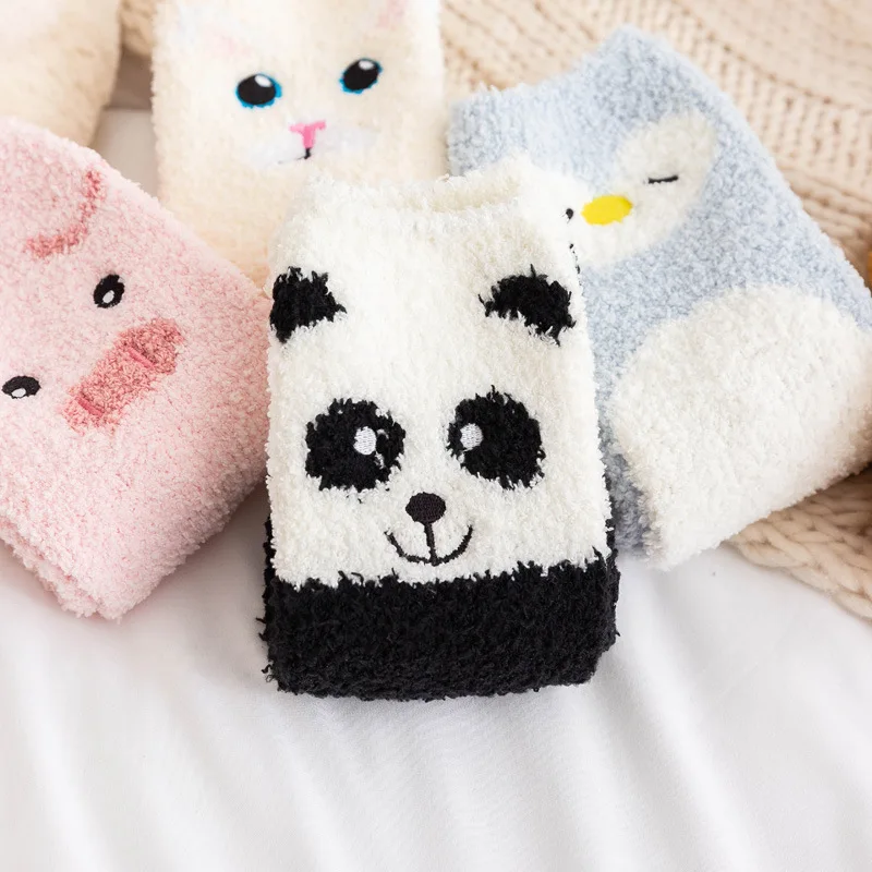 Schöne Cartoon Katze Schwein Panda Schlafsocken Tiere im Herbst Winter Plüsch verdickte warme Mittelrohrsocken Home Bodensocken