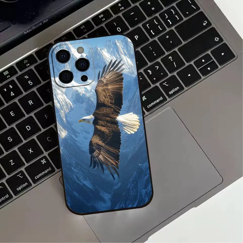 حافظة هاتف E-Eagle Hawk Falcon لهاتف iPhone 17,16,15,14,13,12,11 Plus، Pro Max، XS، غطاء أسود من السيليكون الناعم