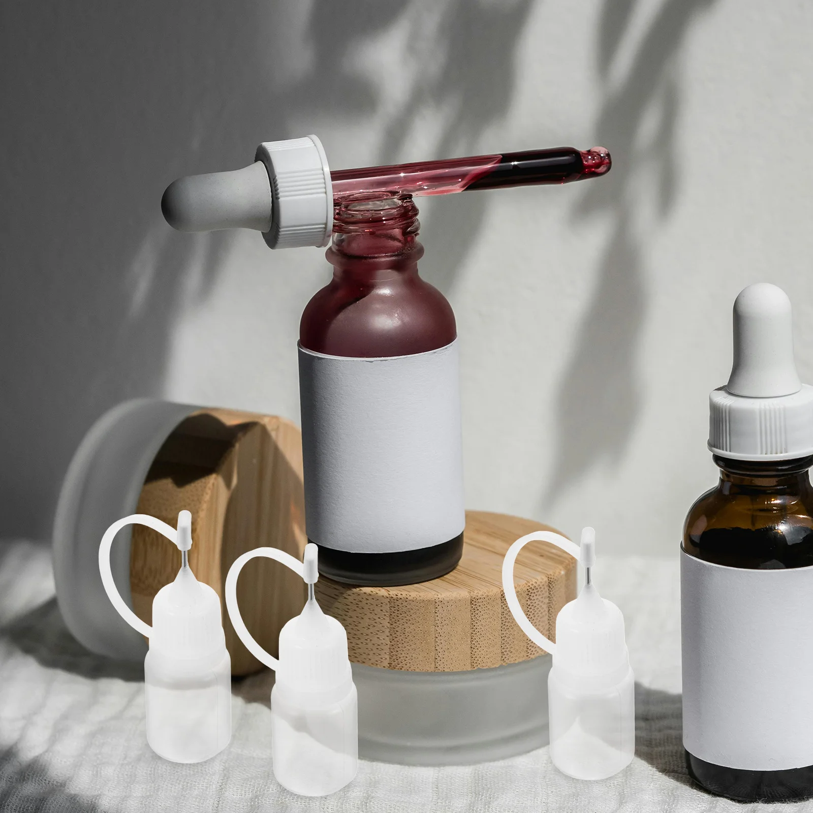 

30Pcs Small Squeeze Bottles Fine Tip Applicator for Oil Glue Paint Refillable Liquid Dispenser Lightweight Portable Containers