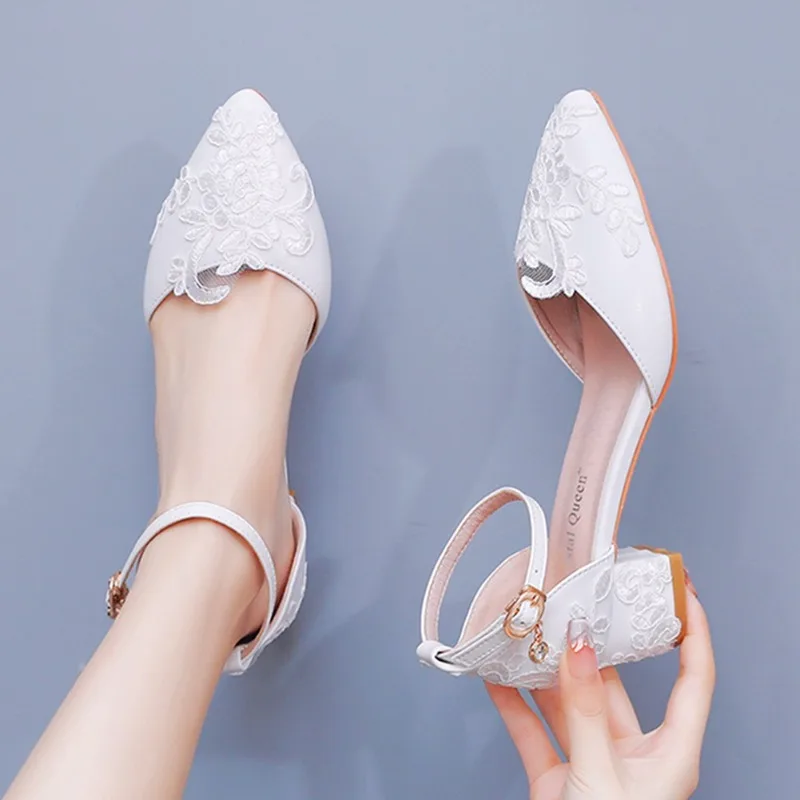 

Hot Selling 4cm Square Thick Toe Hollow Sandals Spring Square Heel Shallow Mouth White Lace Mesh Bridal High Heels Women Shoes