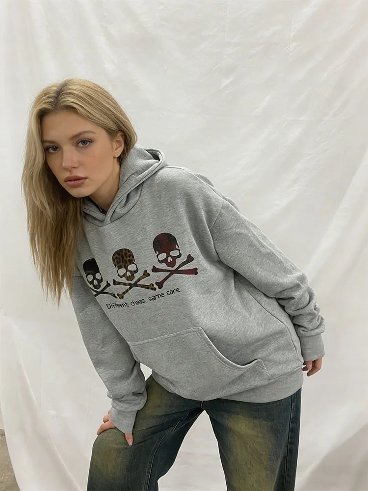 Retro rock gothic punk skull patterned hoodie loose slogan pullover Y2K party street long sleeved shirt for men and women
