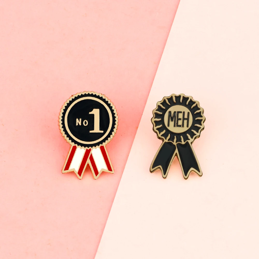 No.1 Badge Enamel Pins Winner Symbol Brooch Denim Clothes Lapel Pin Custom Metal Badges Fashion Jewelry Gift for Student Friends