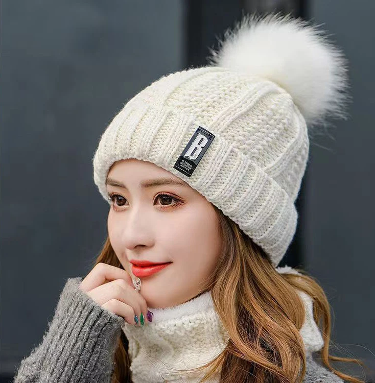 New fashion warm woolen hat for women hot autumn and winter Thermal cap for girl beanies fur pompom patchwork cable woolen hat