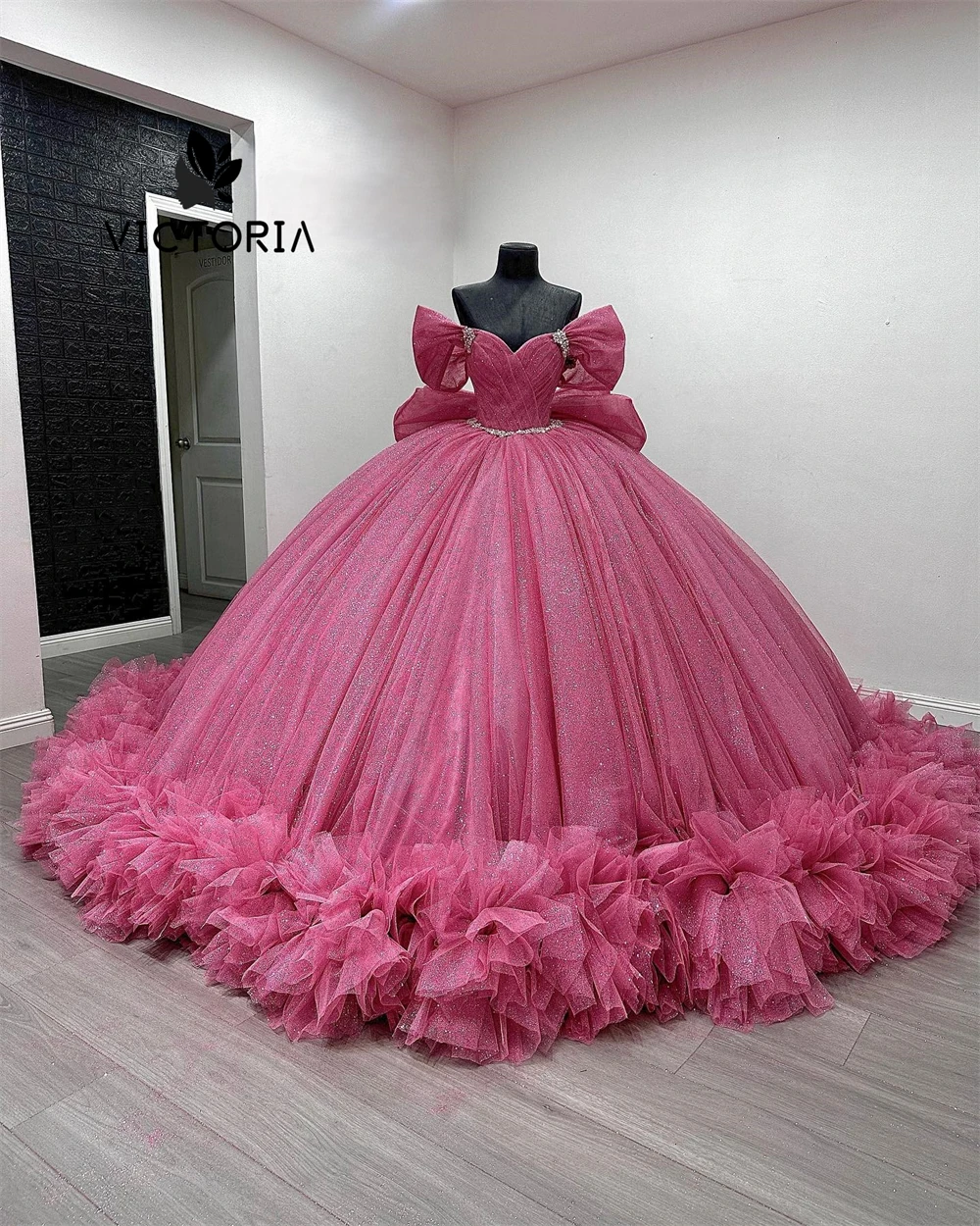 Vestido Quinceanera com arco, vestido longo de baile, doce mexicano doce vestido 15 16, rosa rosa, com tule ruched do ombro