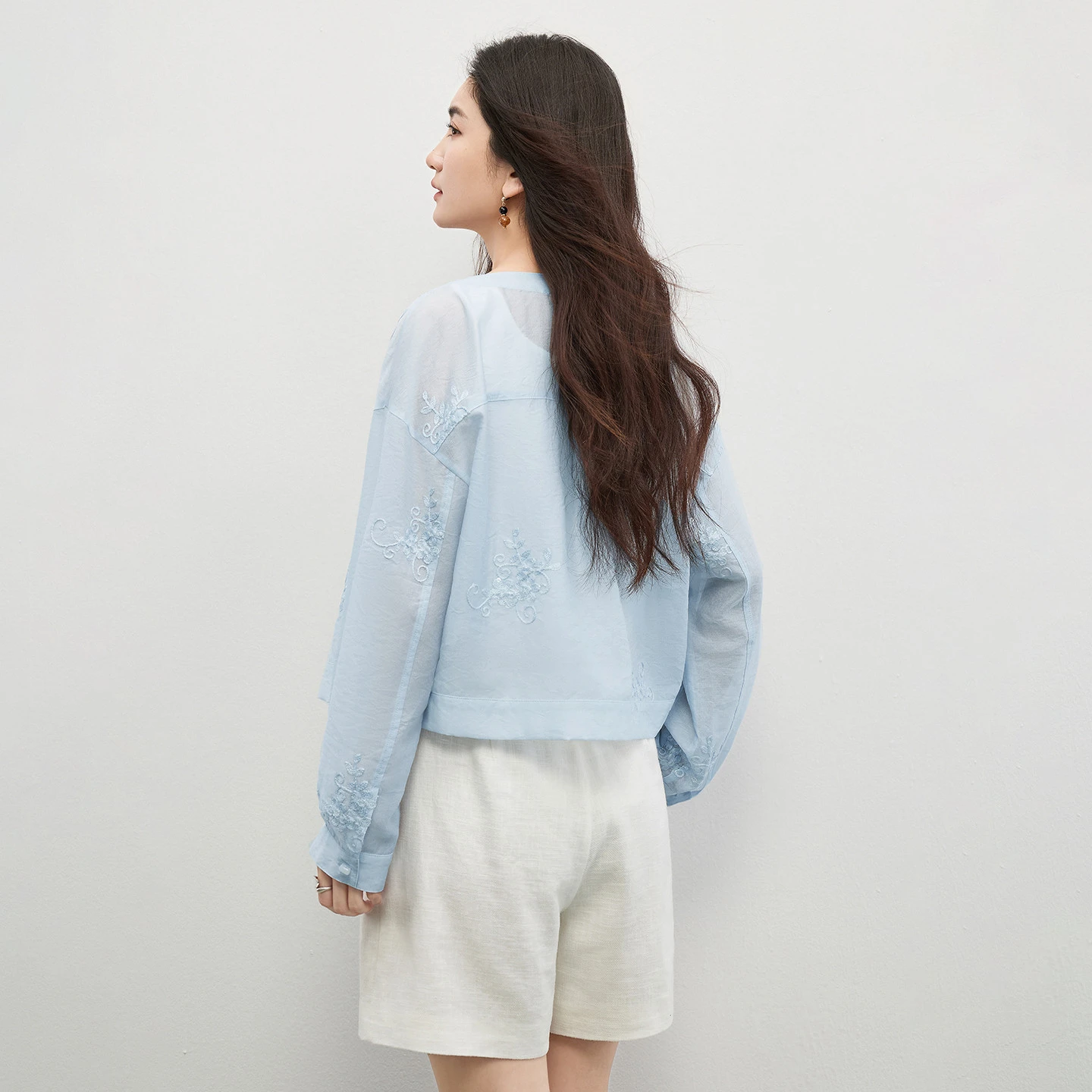 SENTUBILA Blouses for Women Blue Round Neck Sequined Embroidery Beaded Floral Elegant Loose Spring Lightweight Shirt 161CA4748