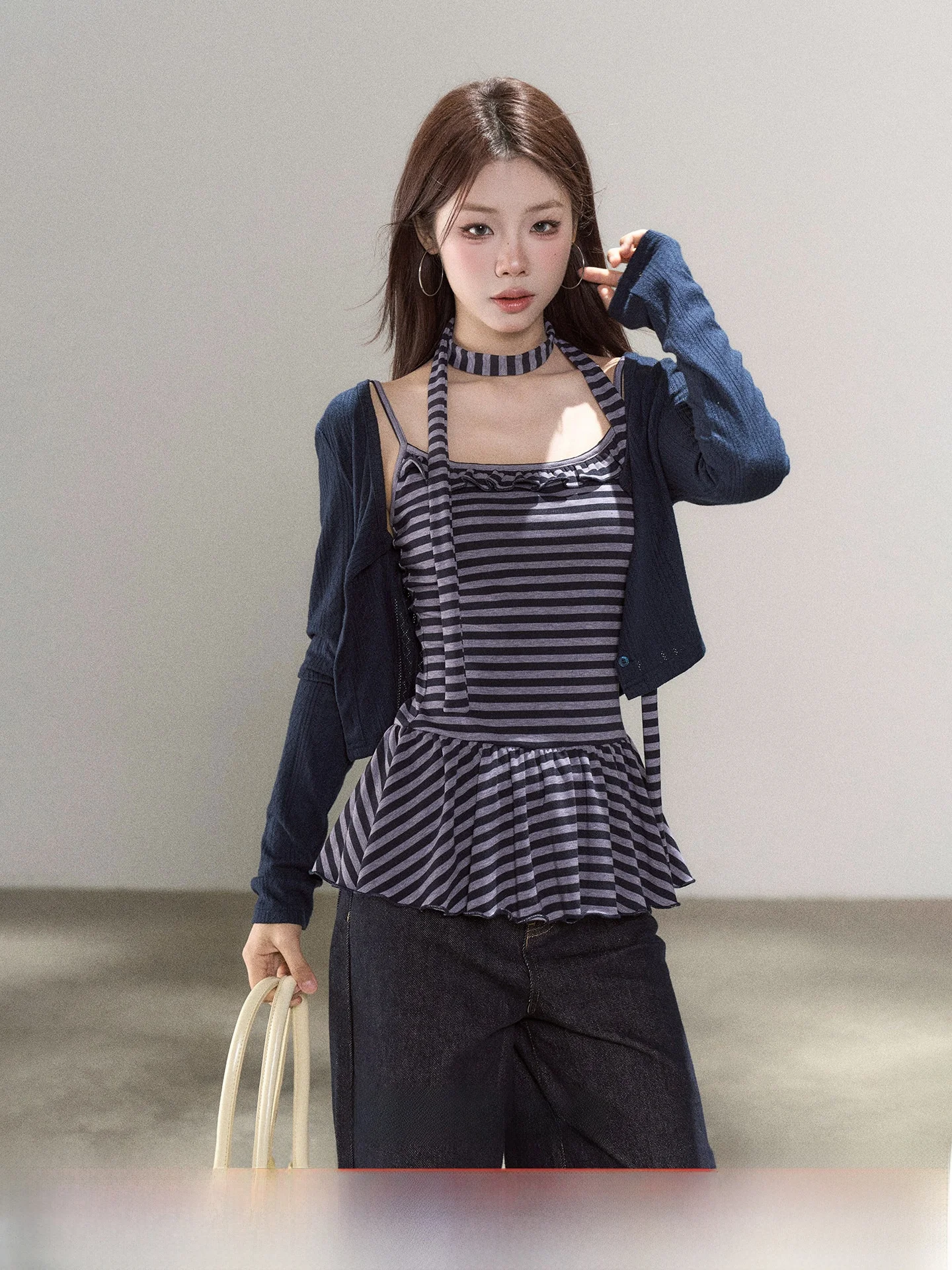 

Корейский вязаный открытый кардиган с цветовыми ремешками, комплект из двух предметов, женский дизайн для похудения с кружевными деталями